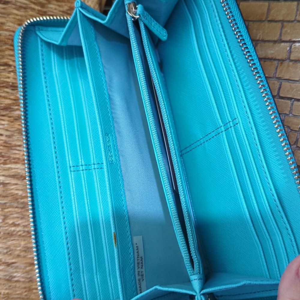 NWT Coach Turquoise Zipper Wallet - Picture 5 of 12